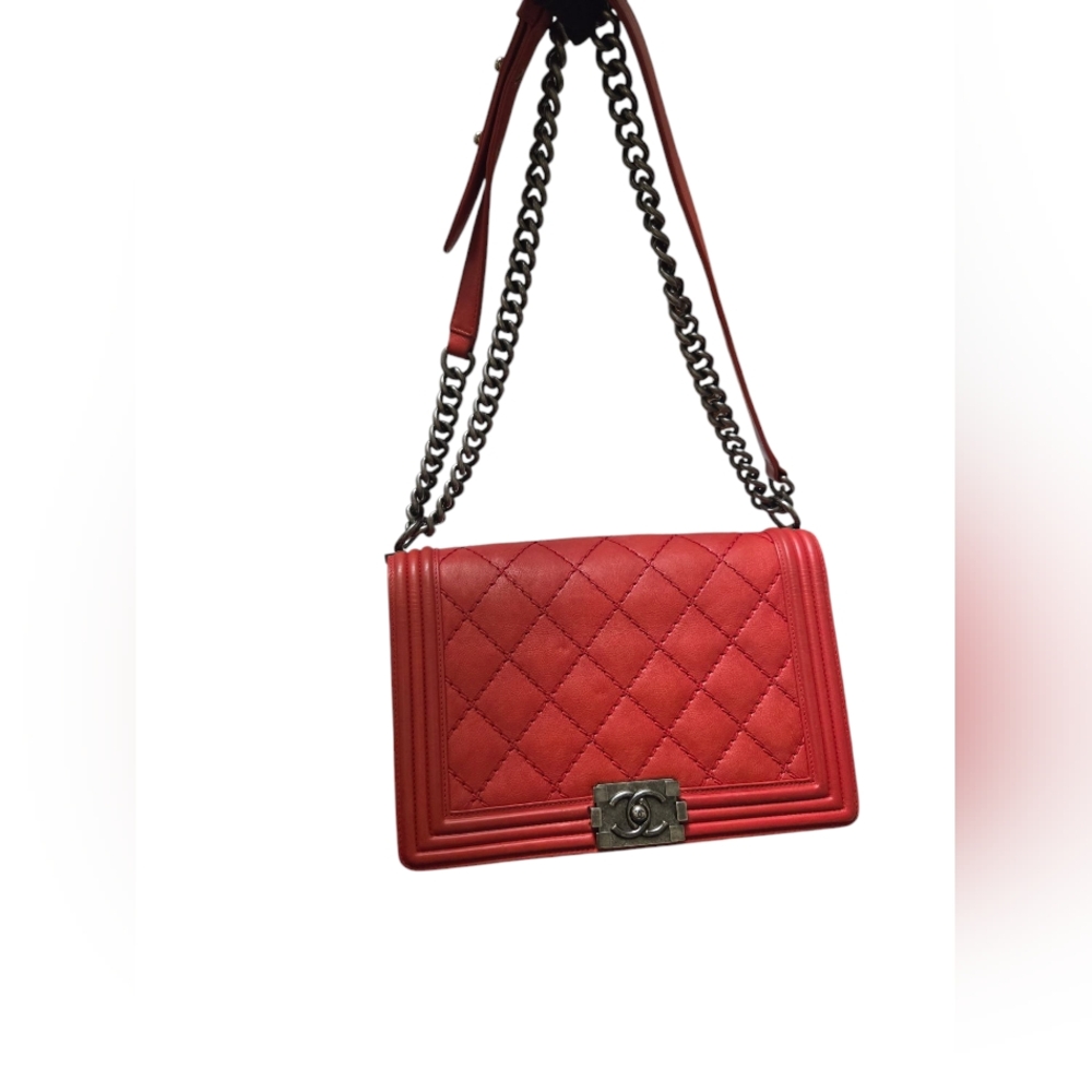Chanel Calfskin Quilted Medium Boy Flap in Red. - Picture 4 of 17